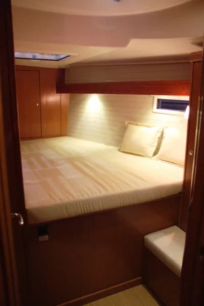 Bavaria Cruiser 45 — штурвал