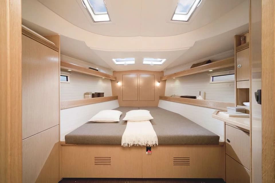 Bavaria Cruiser 45 — сверху